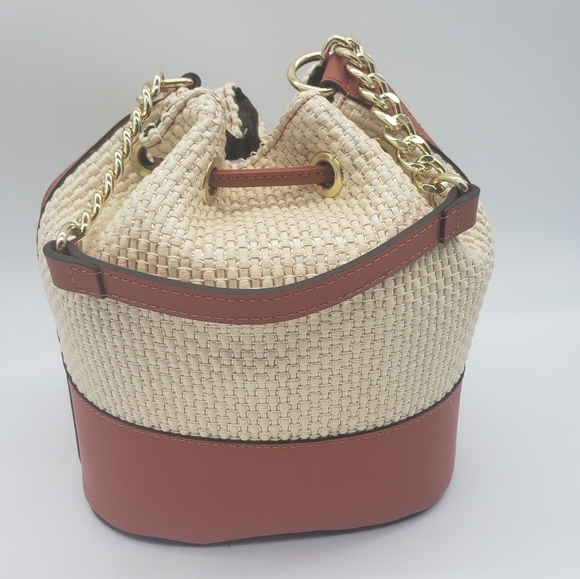 293- Anna Paola Bucket Crossbody Bag Made In Italy Genuine Italian Leather NWT - Picture 2 of 10